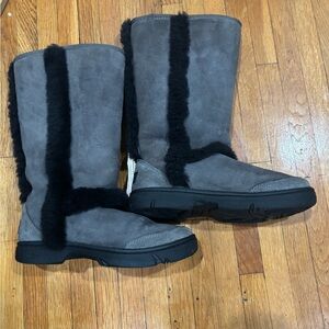 UGG SUNBURST TALL GREY/BLACK SHEARLING LEATHER BOOT US7/EU38/UK5.5